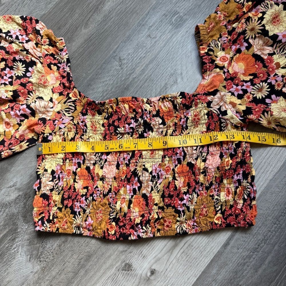 Rip Curl Off Shoulder Crop Top Smocked Black Floral Medium - Picture 7 of 8